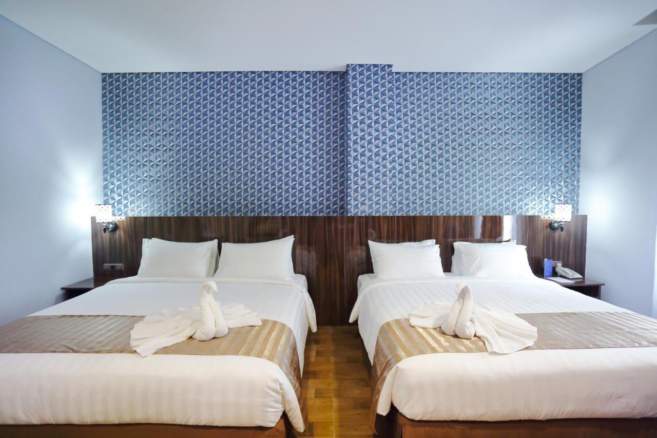 Hotel Horison Express Sentani à Jayapura Extérieur photo